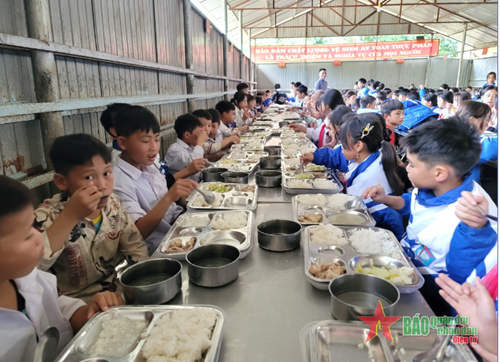 Làm gì để bảo đảm chất lượng bữa ăn học đường?-Bài 3: Thực phẩm phải sạch từ nông trại đến bếp ăn (Tiếp theo và hết)